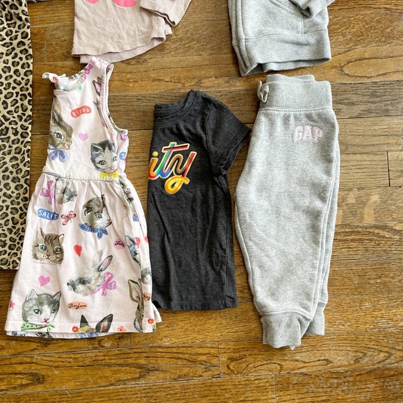 2T Gap, H&M, Cat & Jack & Old Navy Toddler Bundle - Picture 5 of 10